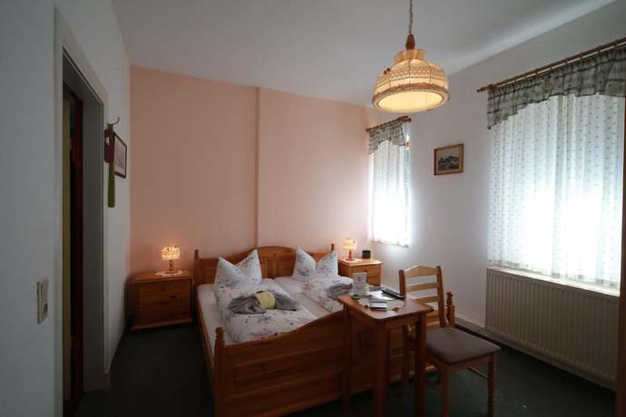 Imagen de la habitación del Hotel Gastst&auml;tte and Pension Lichtenhainer Wasserfall. Foto 15