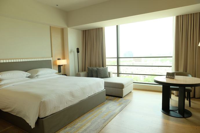 Imagen de la habitación del Hotel Gateway Ahmedabad Sindhu Bhavan. Foto 7