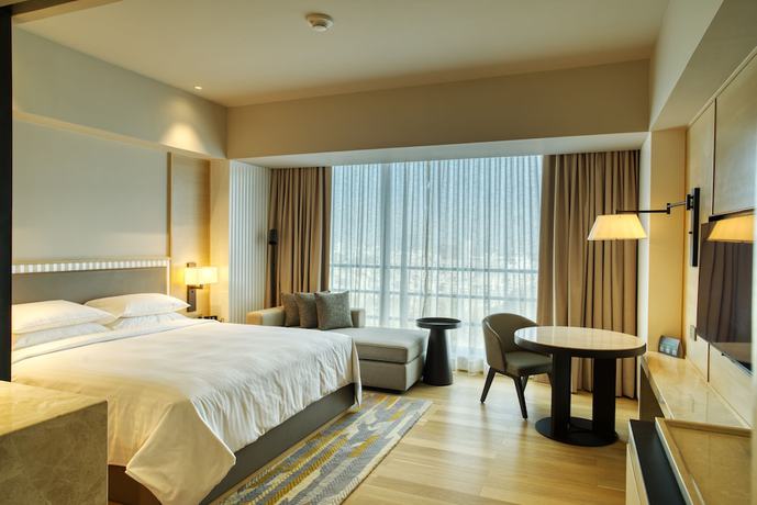 Imagen de la habitación del Hotel Gateway Ahmedabad Sindhu Bhavan. Foto 14