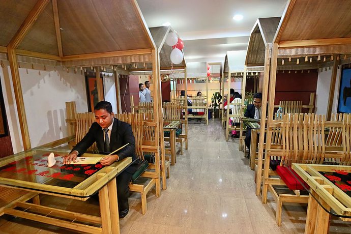 Imagen del bar/restaurante del Hotel Gateway Grandeur. Foto 3