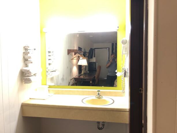 Imagen de la habitación del Hotel Gateway Inn. Foto 8