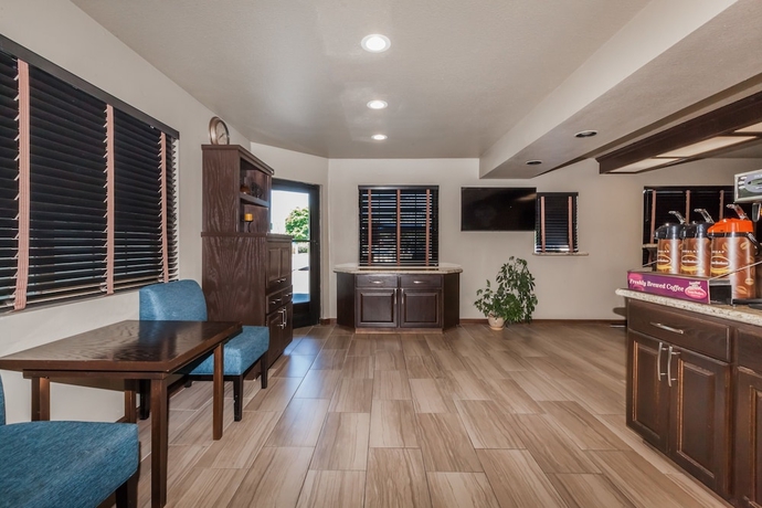 Imagen de los interiores del Hotel Gateway Inn and Suites, Springfield. Foto 16
