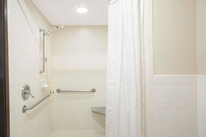Imagen de la habitación del Hotel Gateway Inn and Suites, Springfield. Foto 15