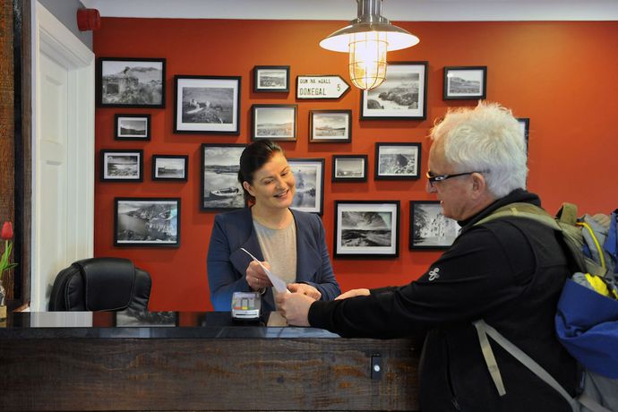 Imagen de los interiores del Hotel Gateway Lodge Donegal. Foto 19