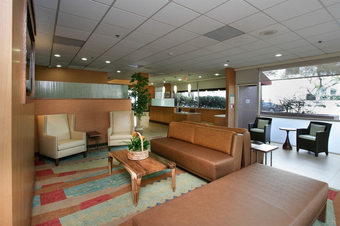 Imagen de los interiores del Hotel Gateway Santa Monica. Foto 13