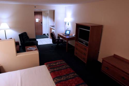 Imagen de la habitación del Hotel Gateway Studio Suites. Foto 8