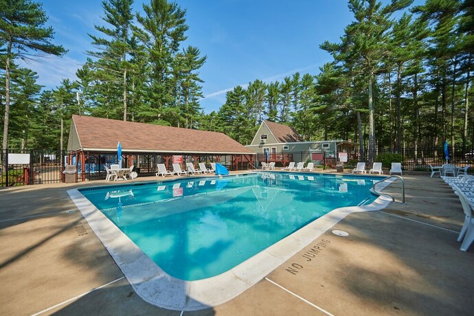 Imagen de la piscina del Hotel Gateway To Cape Cod Rv Resort. Foto 22