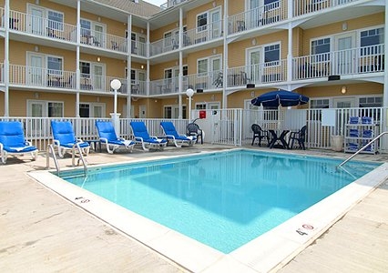Imagen de la piscina del Hotel Gateway and Suites, Ascend Collection. Foto 8