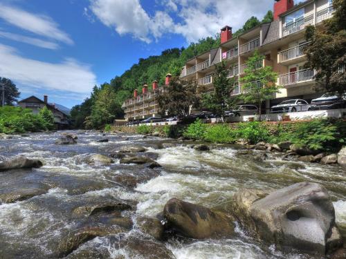 Imagen general del Hotel Gatlinburg River Inn, Greystone Heights. Foto 2