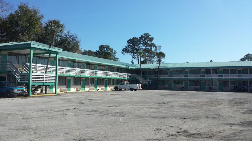 Imagen de los interiores del Hotel Gator Lodge. Foto 12