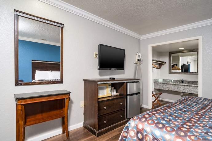 Imagen de la habitación del Hotel Gator Town Inn. Foto 6