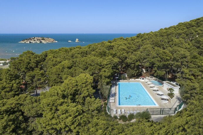 Imagen general del Hotel Gattarella Family Resort - Seaside Rooms and Suites with Premium Half-Board &agrave; la carte. Foto 9