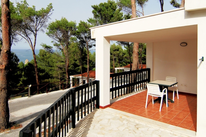 Imagen de la habitación del Hotel Gattarella Family Resort - Self-catering Accommodations In The Pinewood. Foto 11