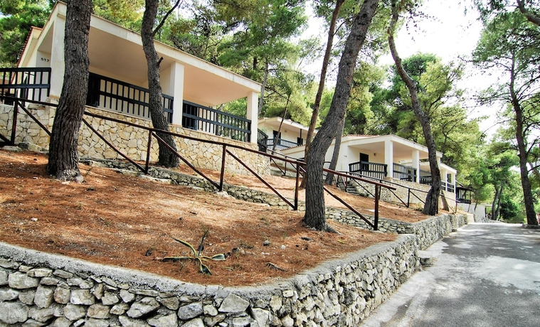 Imagen general del Hotel Gattarella Family Resort - Self-catering Accommodations In The Pinewood. Foto 1