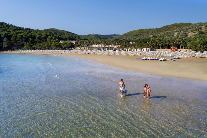 Imagen de los exteriores del Hotel Gattarella Family Resort - Self-catering Accommodations In The Pinewood. Foto 14