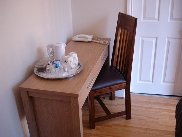 Imagen de la habitación del Hotel Gatwick Belmont. Foto 13