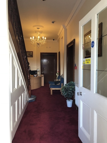 Imagen de los interiores del Hotel Gatwick Inn. Foto 18