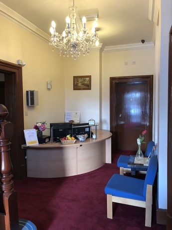 Imagen de los interiores del Hotel Gatwick Inn. Foto 19