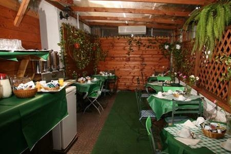 Imagen del bar/restaurante del Hotel Gaudi Guest House. Foto 2