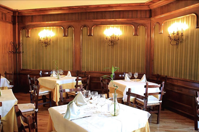 Imagen del bar/restaurante del Hotel Gaudí, Astorga. Foto 4