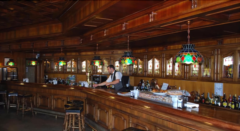 Imagen del bar/restaurante del Hotel Gaudí, Astorga. Foto 9