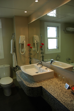 Imagen de la habitación del Hotel Gaud&iacute;, Las Ramblas. Foto 5