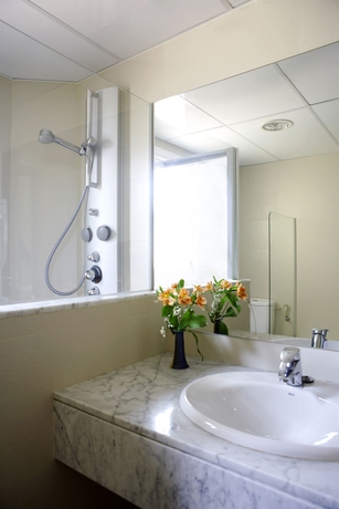 Imagen de la habitación del Hotel Gaud&iacute;, Las Ramblas. Foto 6