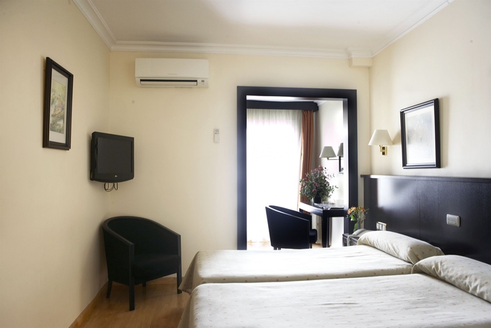 Imagen de la habitación del Hotel Gaud&iacute;, Las Ramblas. Foto 7