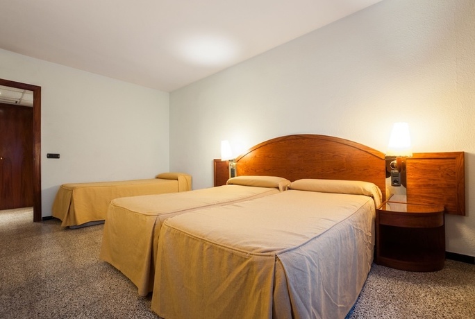 Imagen de la habitación del Hotel Gaudí, Reus. Foto 8