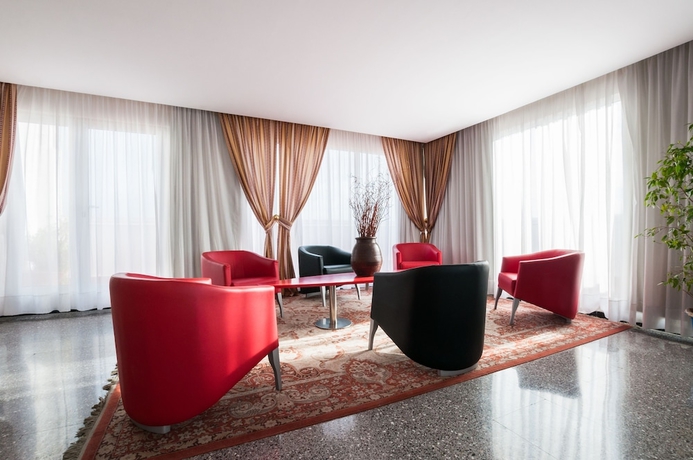 Imagen de los interiores del Hotel Gaudí, Reus. Foto 19