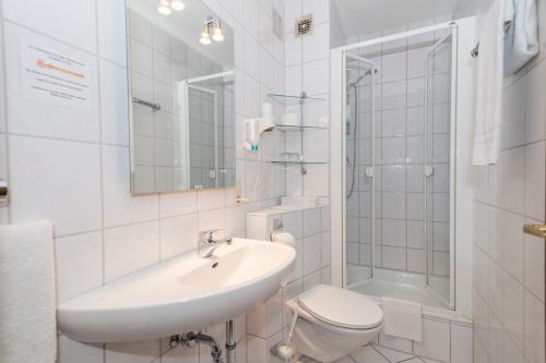Imagen de la habitación del Hotel G&auml;stehaus Becher. Foto 5