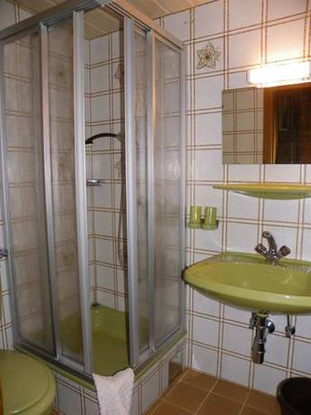 Imagen de la habitación del Hotel G&auml;stehaus Berghof Sch&ouml;pf. Foto 6