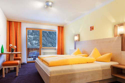 Imagen de la habitación del Hotel G&auml;stehaus Berghof Sch&ouml;pf. Foto 9