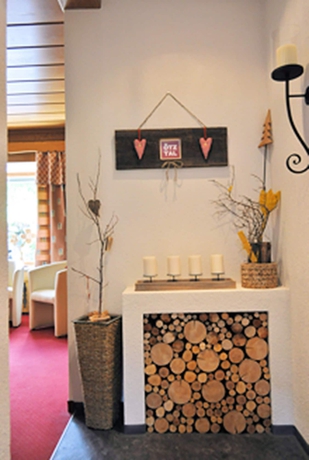 Imagen de los interiores del Hotel G&auml;stehaus Hackl. Foto 19