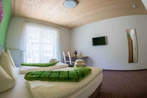 Imagen de la habitación del Hotel G&auml;stehaus Krappinger/pizzeria Mamma Mia. Foto 9