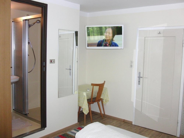 Imagen de la habitación del Hotel Gästehaus Loithaler. Foto 13