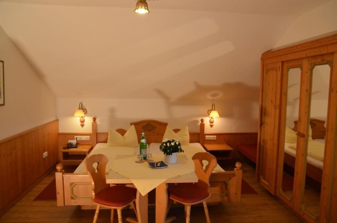Imagen general del Hotel G&auml;stehaus Maria, Garmisch - Partenkirchen. Foto 3