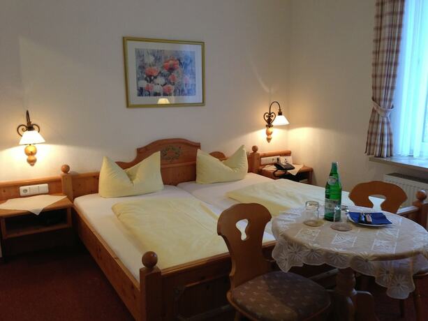Imagen de la habitación del Hotel G&auml;stehaus Maria, Garmisch - Partenkirchen. Foto 16