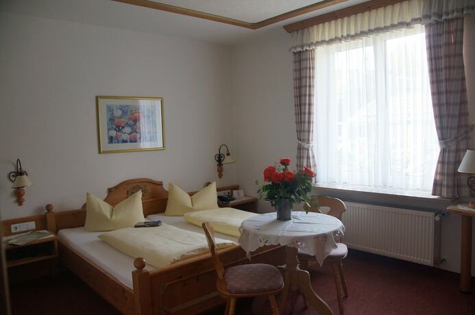 Imagen de la habitación del Hotel G&auml;stehaus Maria, Garmisch - Partenkirchen. Foto 17
