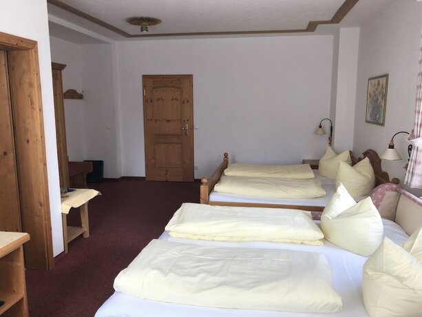 Imagen de la habitación del Hotel G&auml;stehaus Maria, Garmisch - Partenkirchen. Foto 18