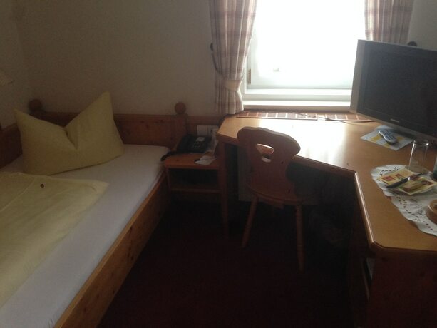 Imagen de la habitación del Hotel G&auml;stehaus Maria, Garmisch - Partenkirchen. Foto 20