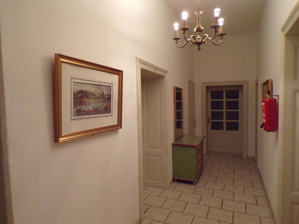 Imagen de los interiores del Hotel G&auml;stehaus Residenz Lapeiner. Foto 19