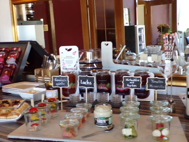 Imagen del bar/restaurante del Hotel G&auml;stehaus Residenz Lapeiner. Foto 9
