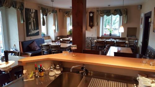 Imagen del bar/restaurante del Hotel G&auml;stehaus Ruh, Friburgo. Foto 3