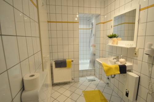 Imagen de la habitación del Hotel G&auml;stehaus Schlossgarten, Achim. Foto 6