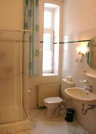 Imagen de la habitación del Hotel G&auml;stehaus Schlossgarten, Achim. Foto 15