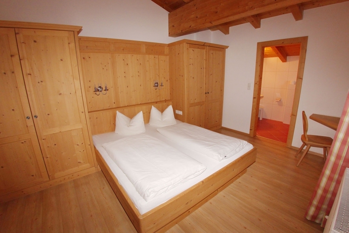 Imagen de la habitación del Hotel G&auml;stehaus Schneider. Foto 7