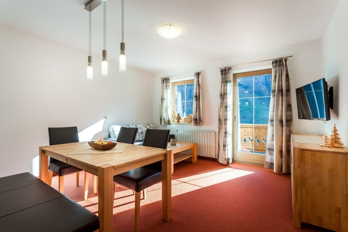 Imagen de los interiores del Hotel G&auml;stehaus Windegg. Foto 9