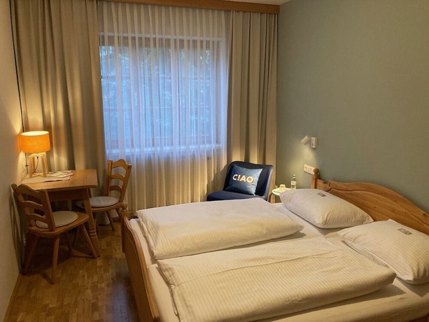 Imagen de la habitación del Hotel G&auml;stehaus Zoechbauer. Foto 8