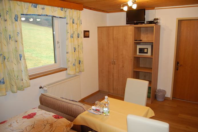 Imagen de la habitación del Hotel G&auml;stehaus Zum Tauern. Foto 8